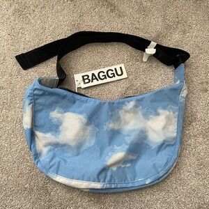BAGGU Clouds Print Medium Crescent Bag